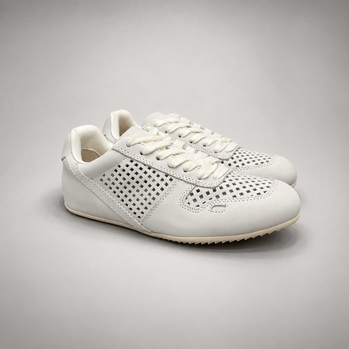 White perforated leather sneaker