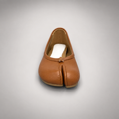 Tan Leather Split-Toe Bow Ballet Flats outsole view