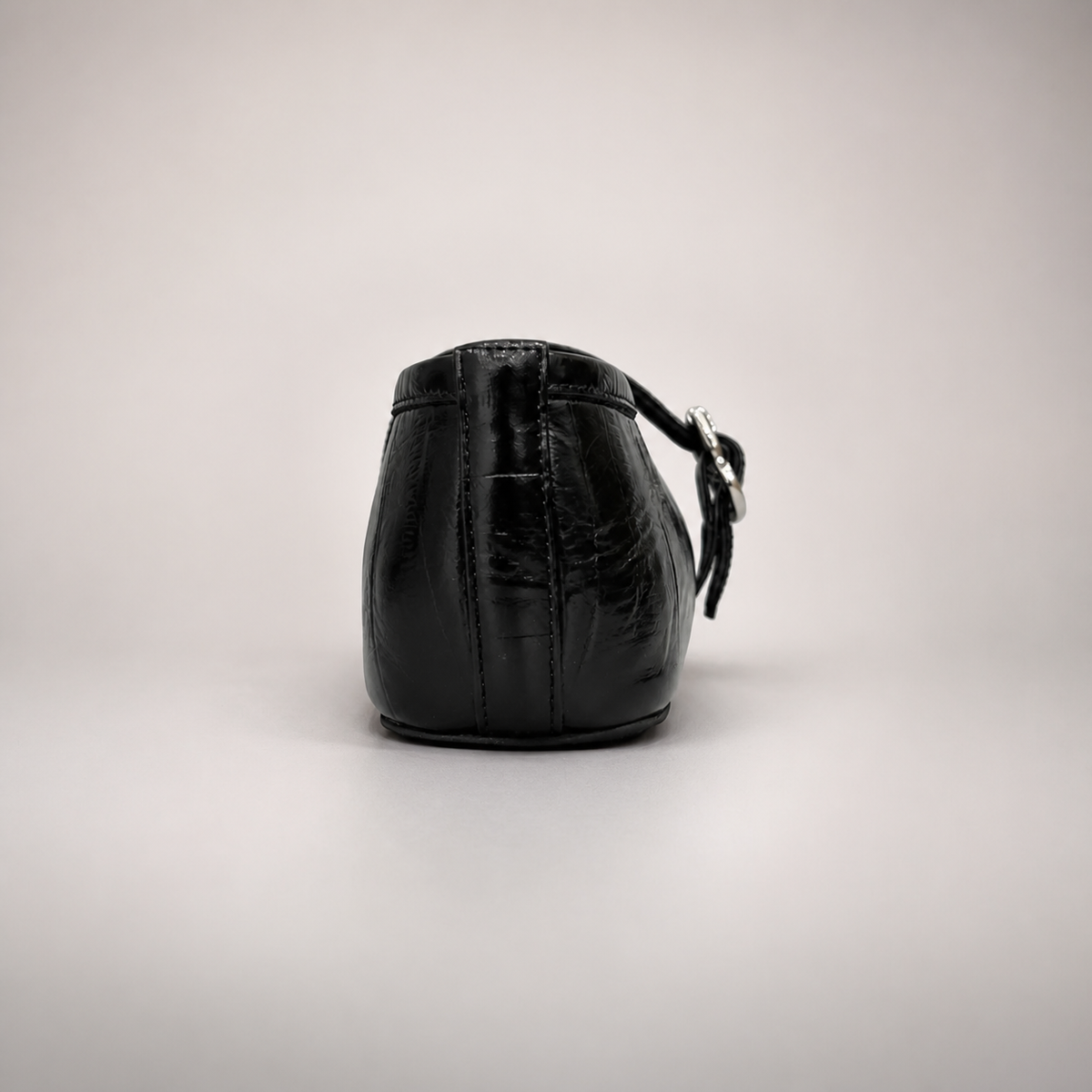 Black eel-embossed buckle-strap flat product view 3