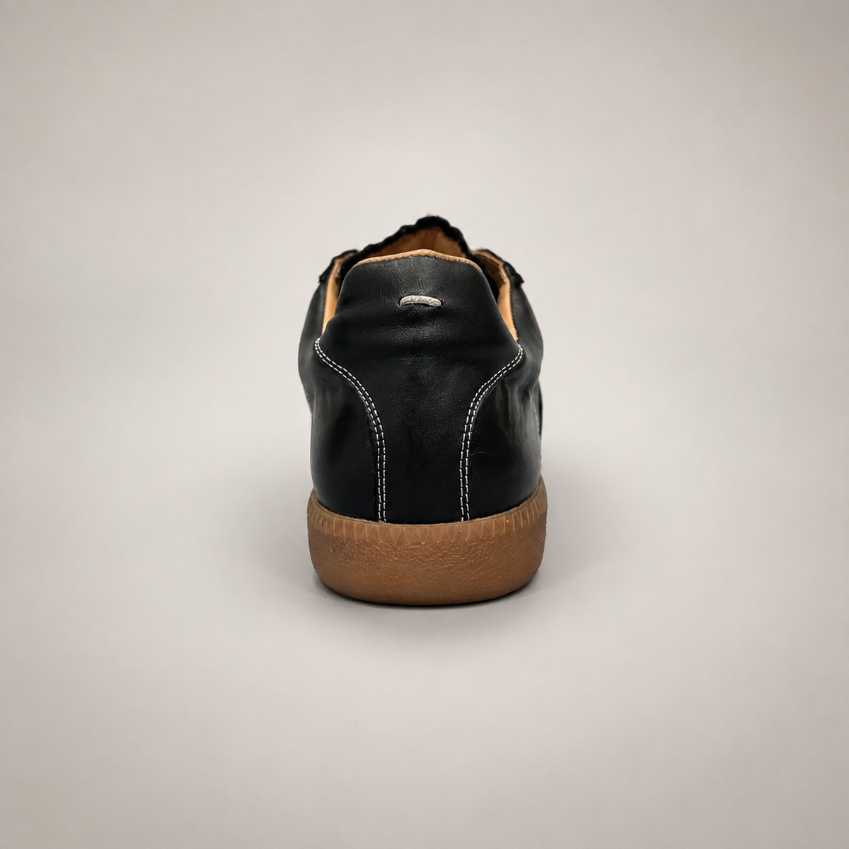 Black sneaker product view 4