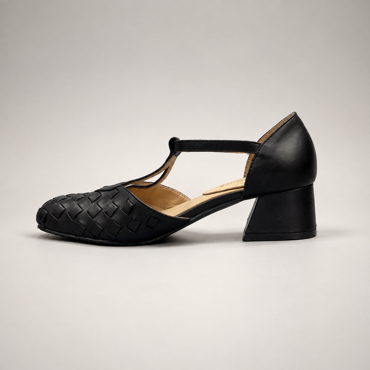 Black Pumps product view 3