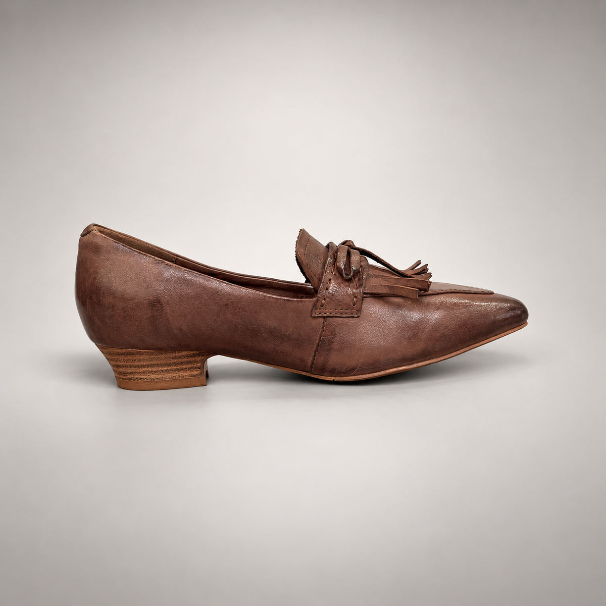 Brown Horse Leather Pointed-Toe Tassel Loafers product view 3
