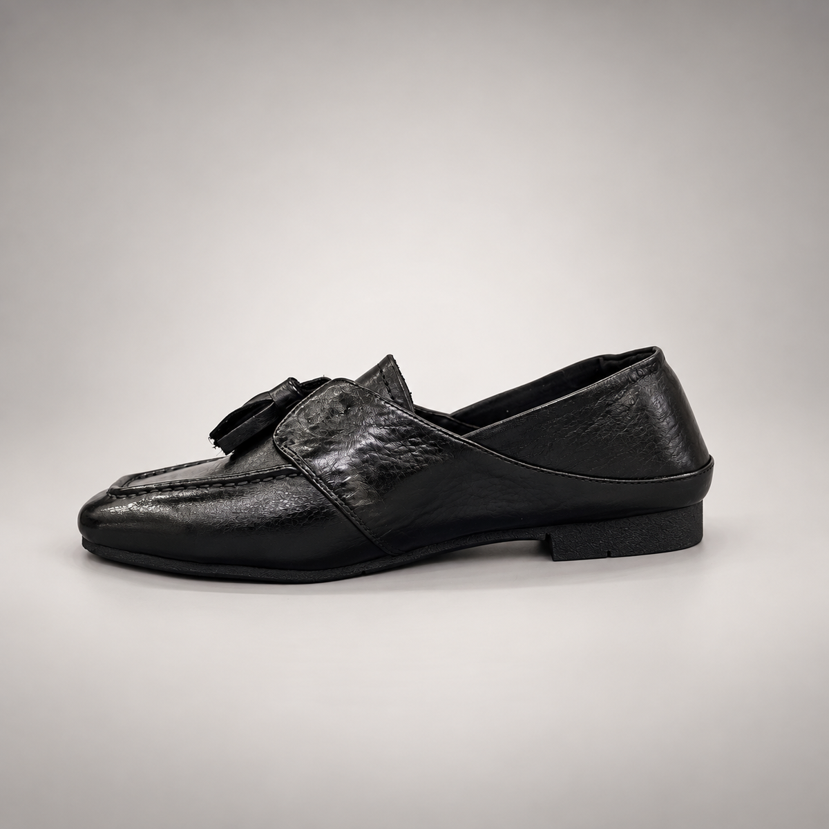Black Horse Leather Tassel Loafers product view 4