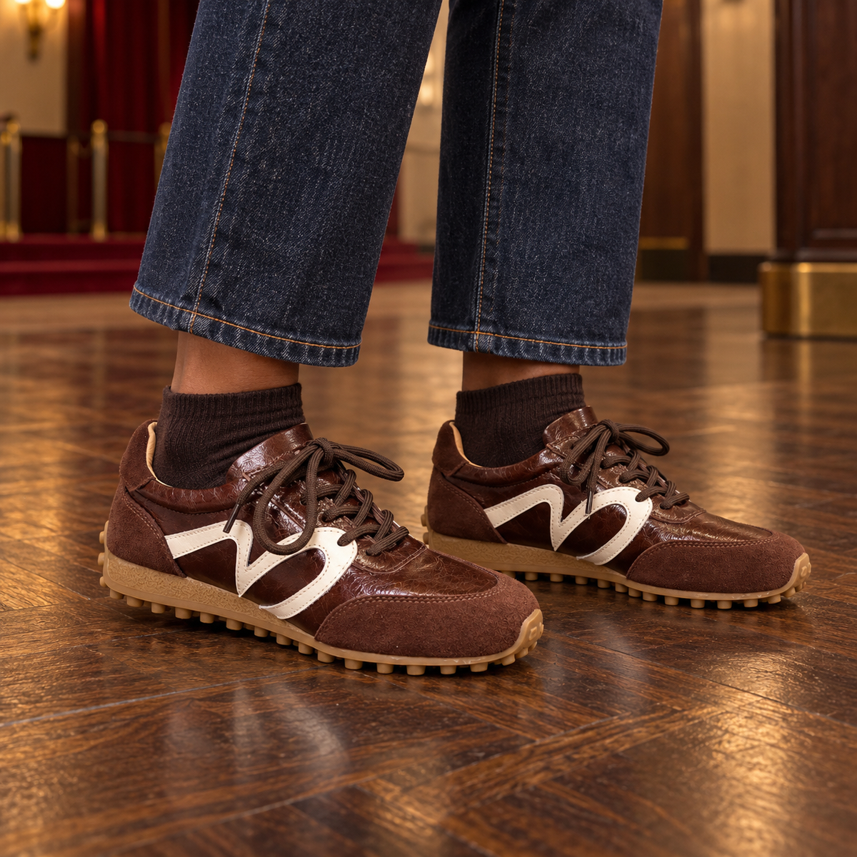 Brown Horse Leather Retro Lace-Up Sneakers on foot