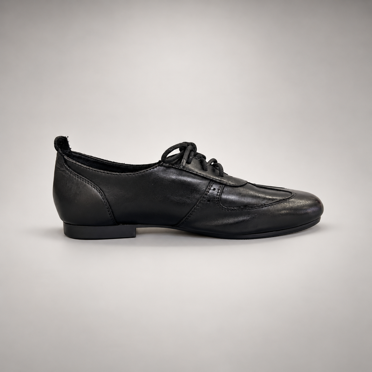 Black Horse Leather Low-Profile Lace-Up Shoes product view 3