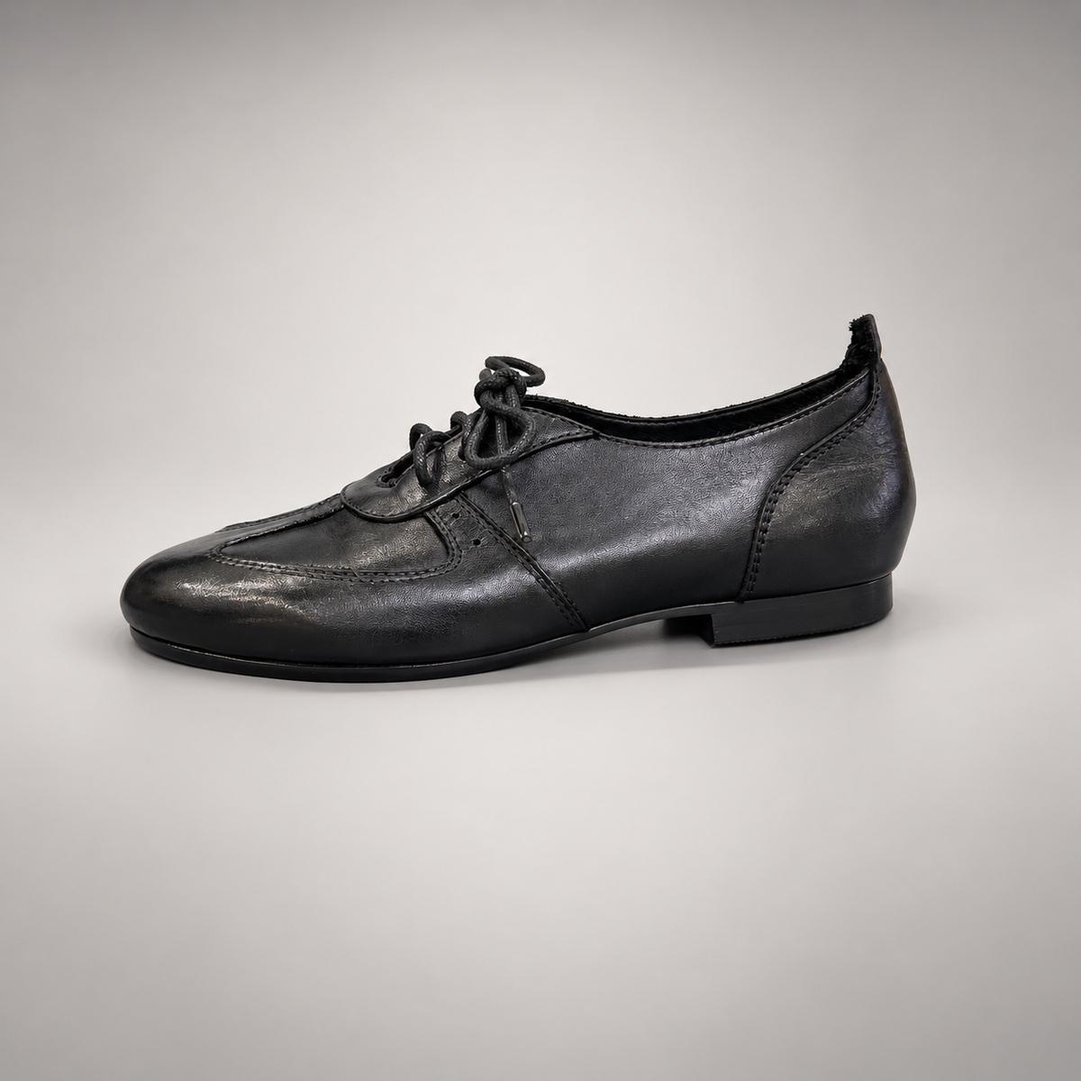 Black Horse Leather Low-Profile Lace-Up Shoes product view 4