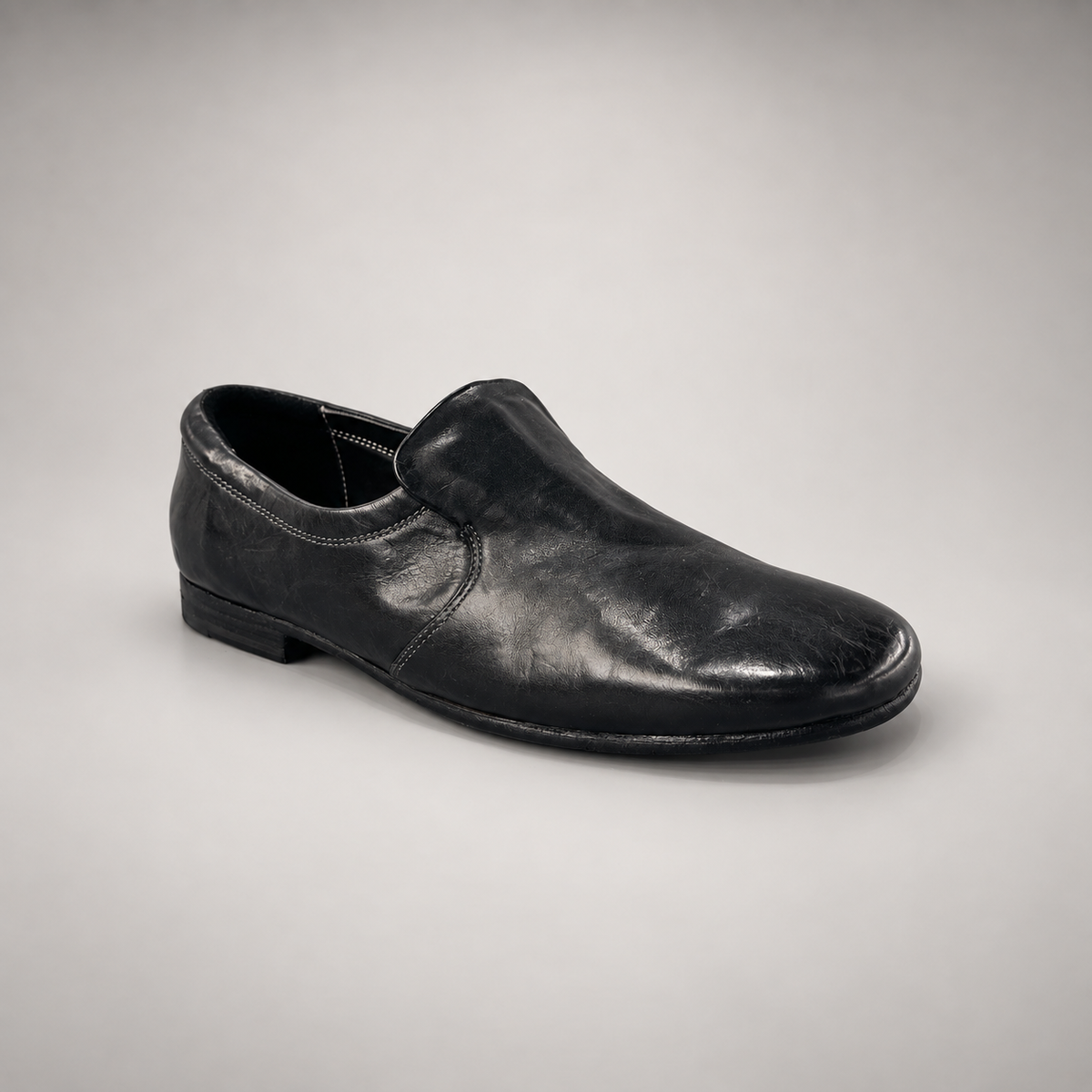 Black shoes, view 2