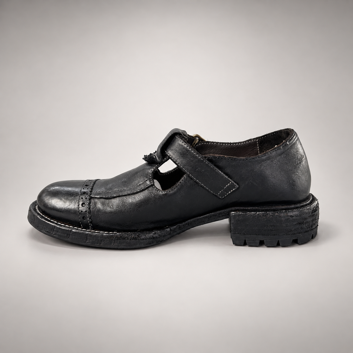Black shoes, view 4