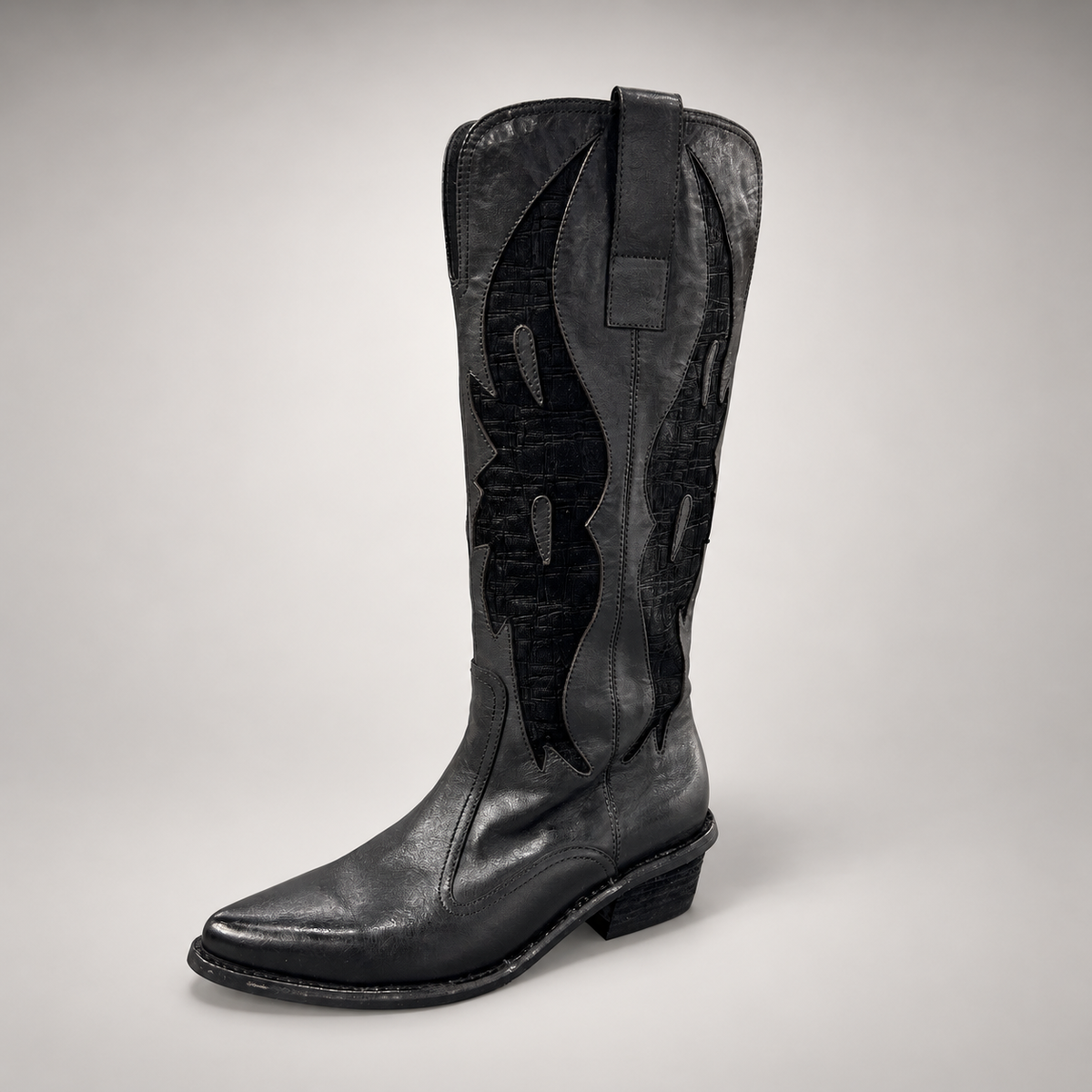 Black boots, view 2
