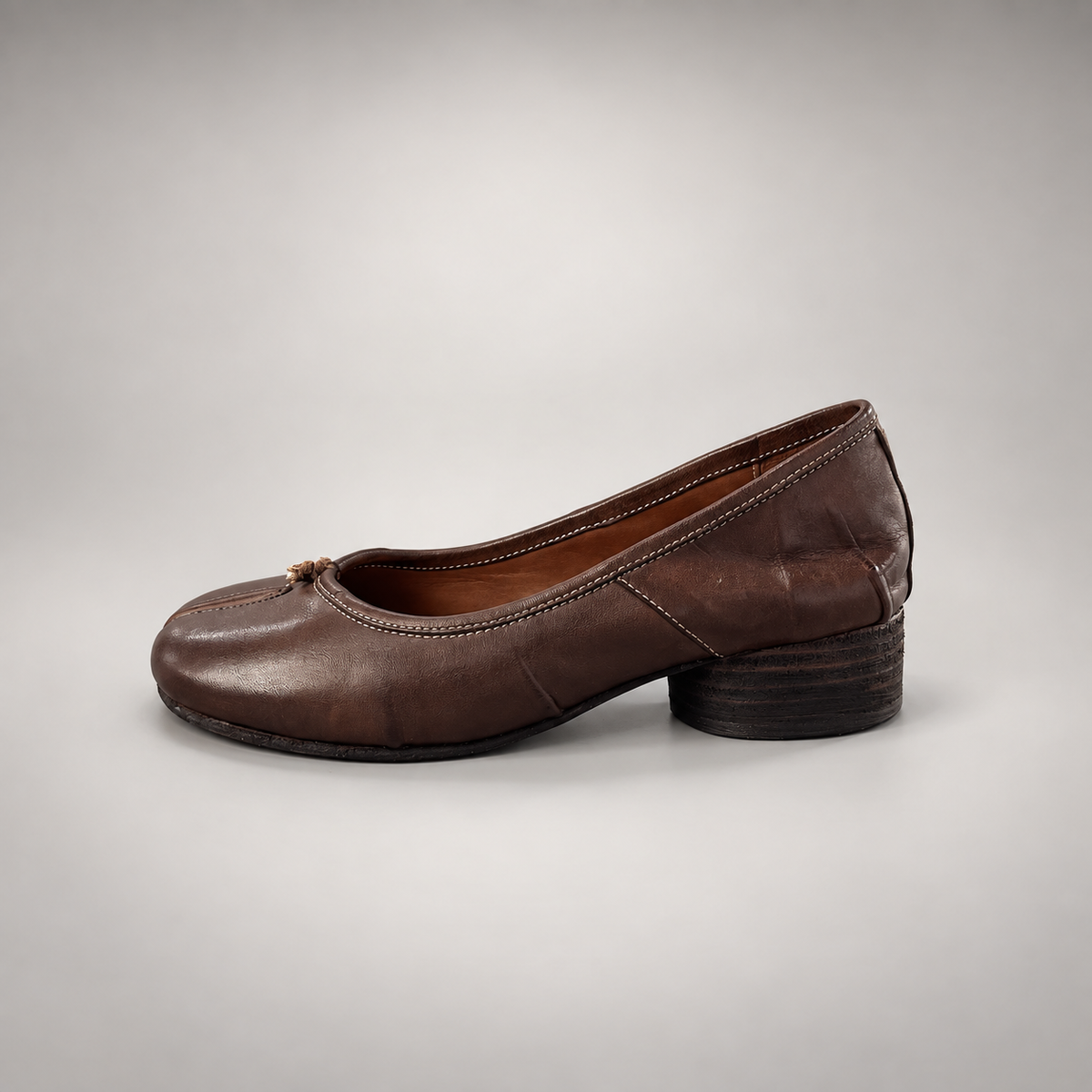 Brown shoes, view 3