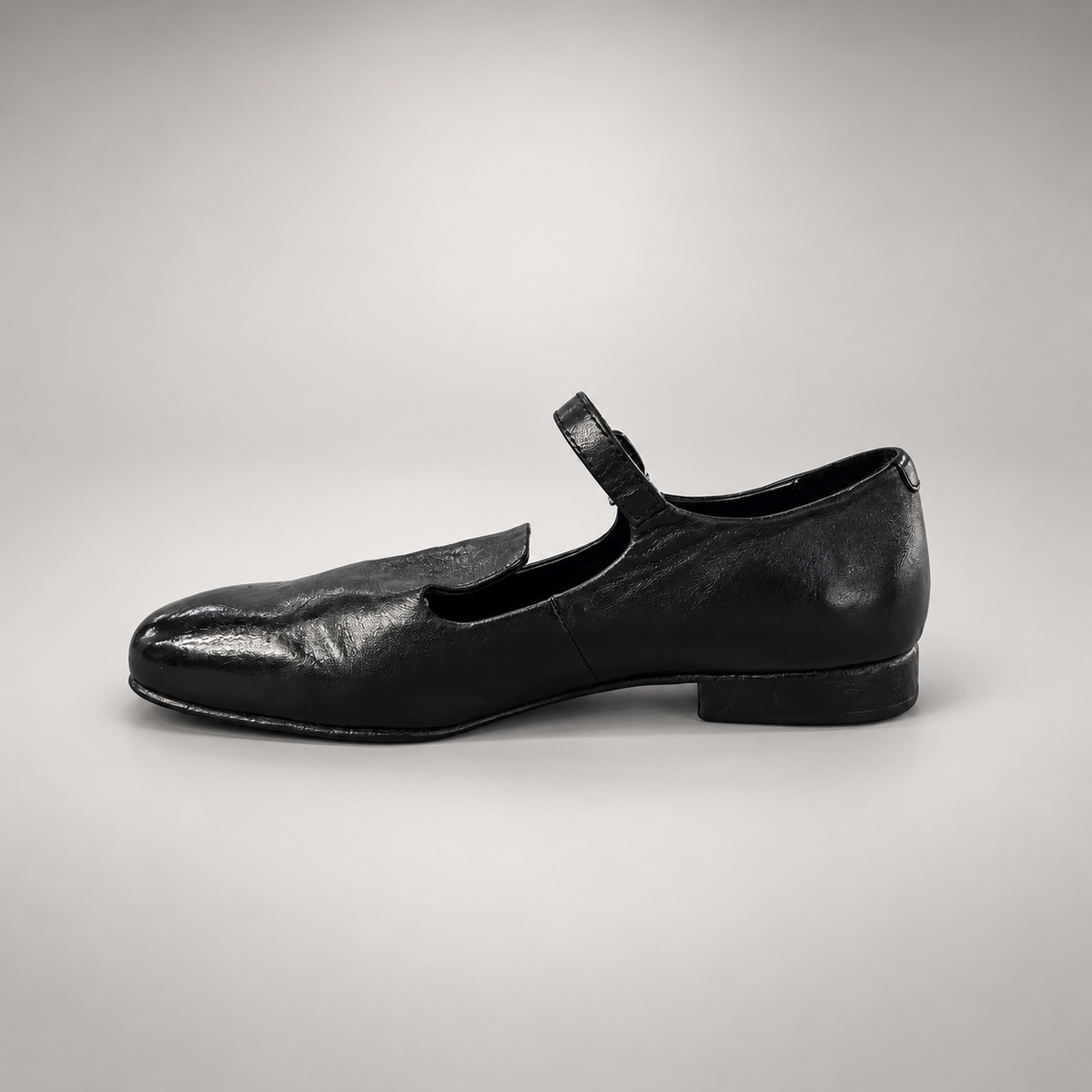 Black shoes, view 4