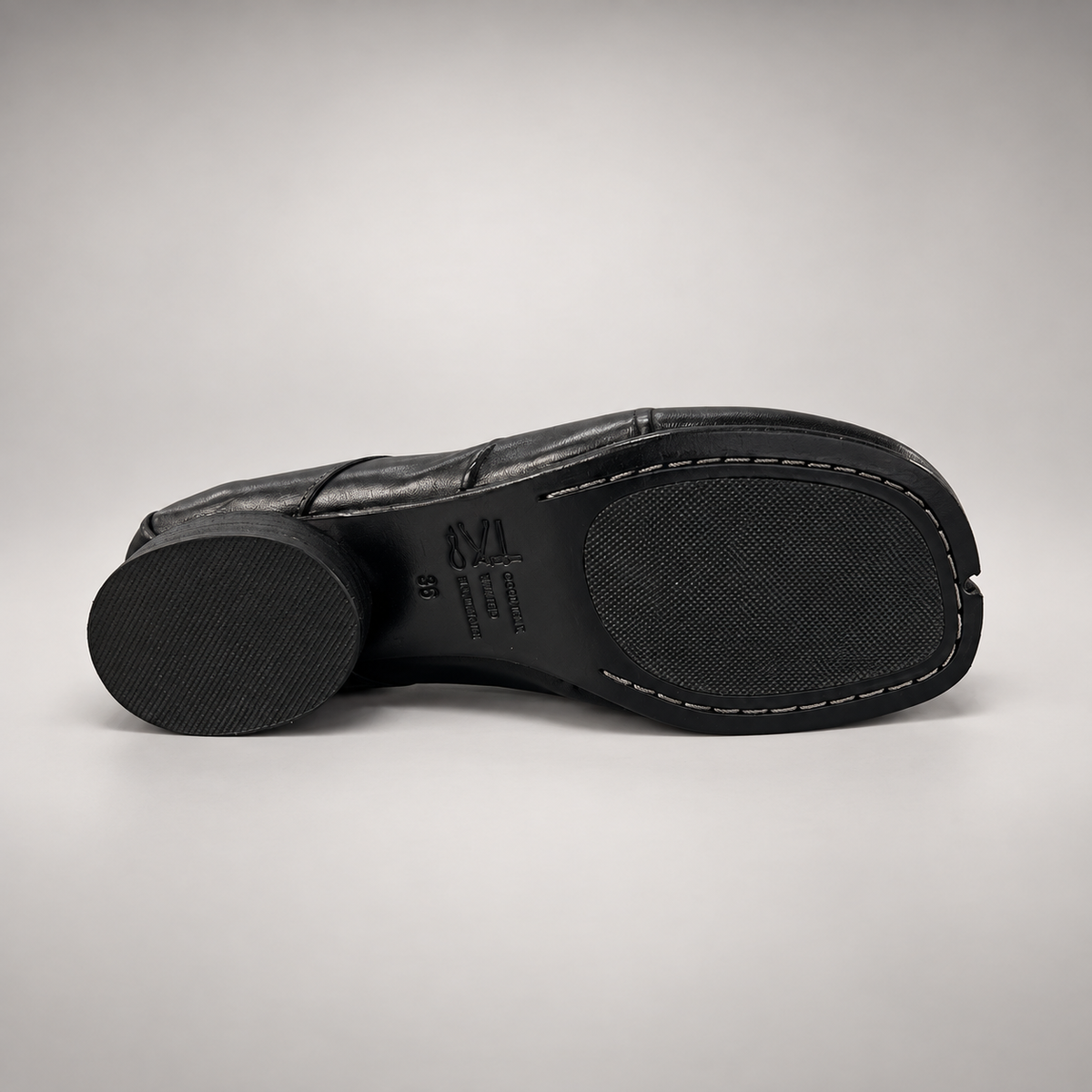 Black shoes, view 6