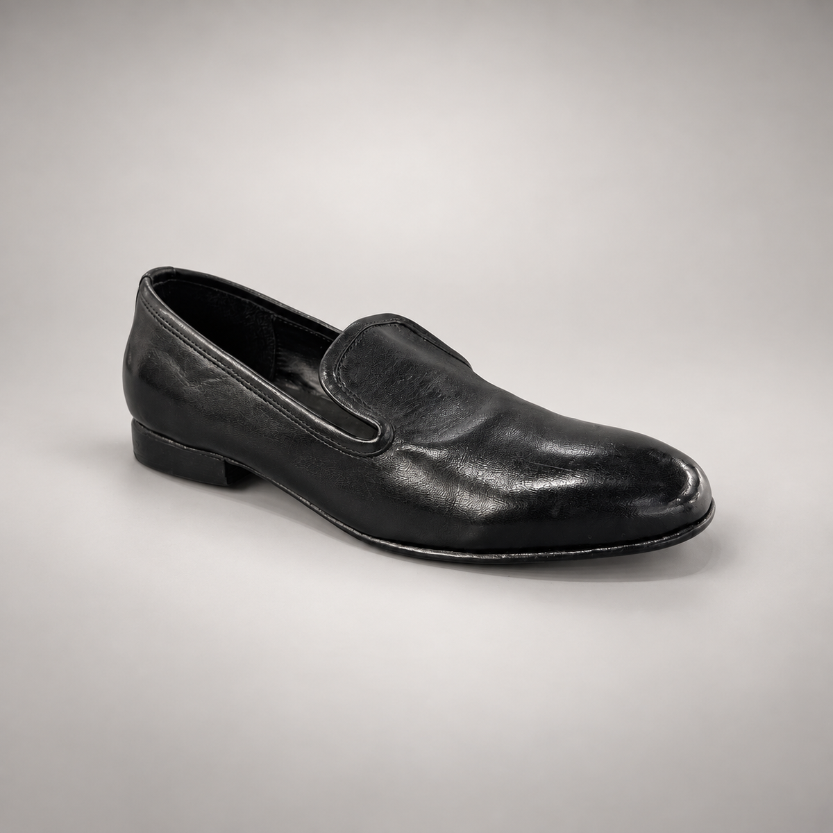 Black shoes, view 2