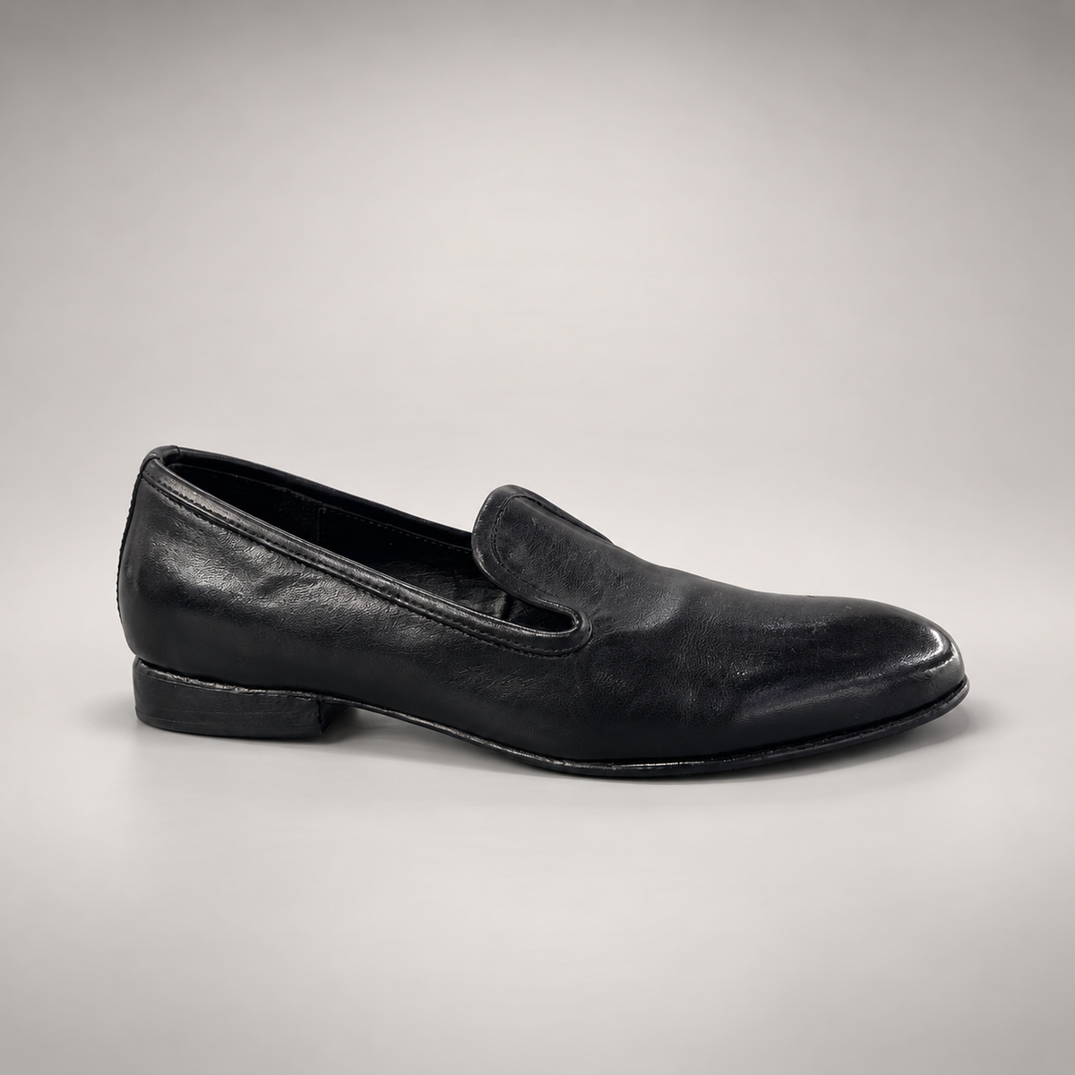 Black shoes, view 3