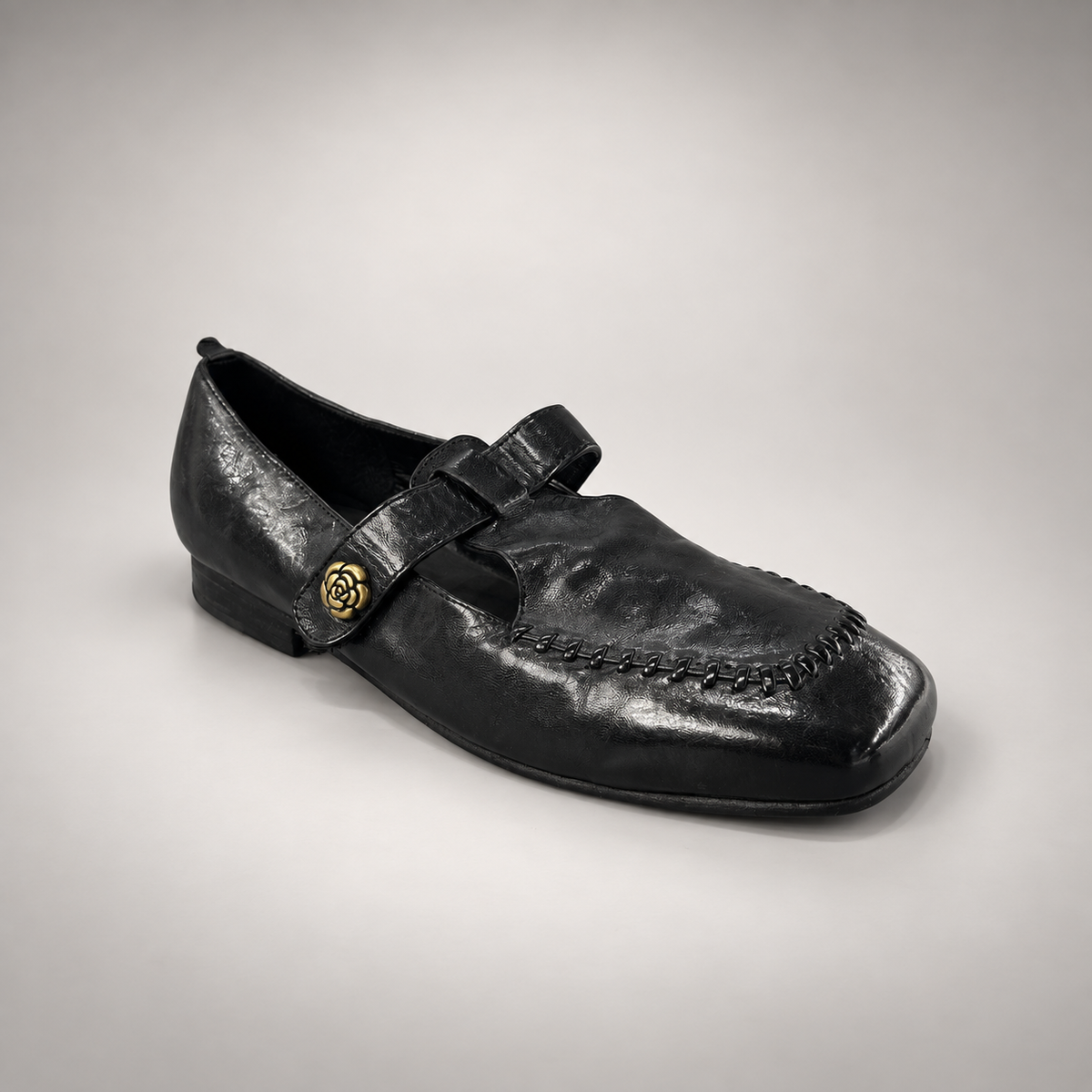 Black shoes, view 2