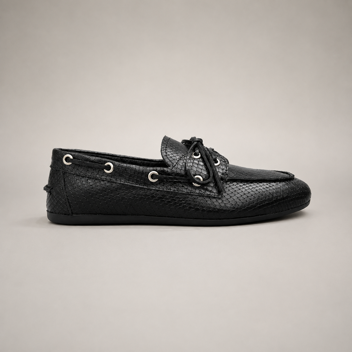 Black boat shoe product view 2