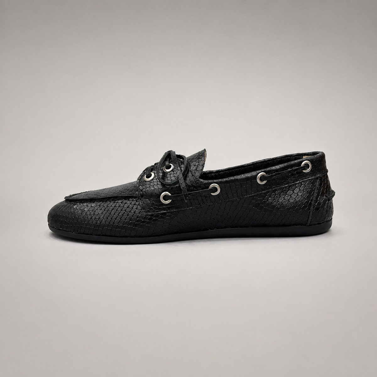 Black boat shoe product view 3